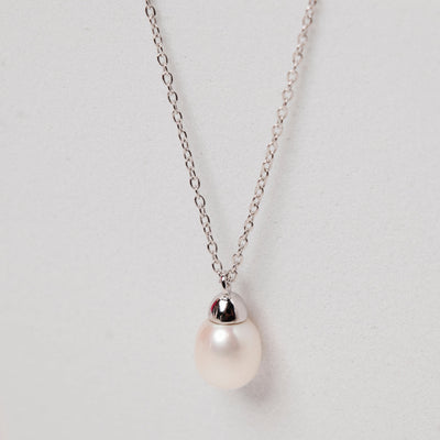 Gold Tear drop pearl Necklace
